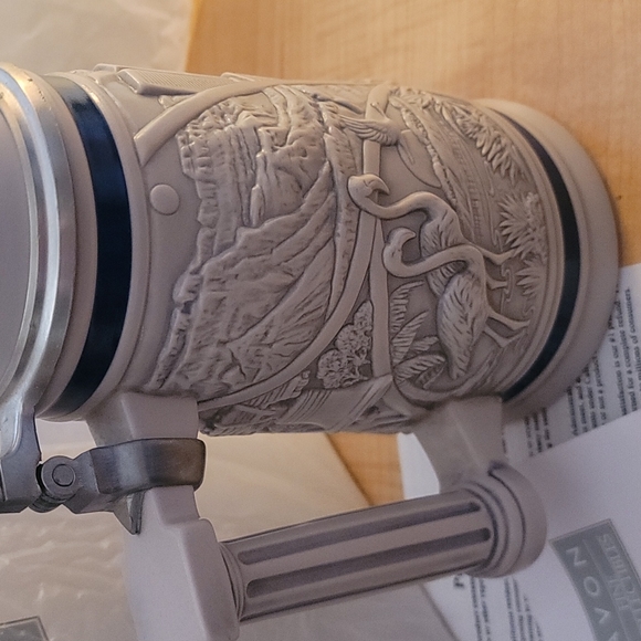 Avon Collectable Stein Numbered 2002 America The Beautiful Stein - Picture 5 of 11